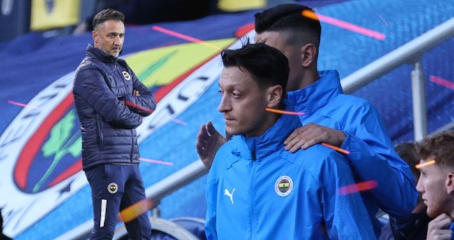 Kasımpaşa Maçında Oyuna Alınmayan Mesut Özil’den Tepki!