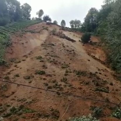 Şiddetli Sağanak Heyelana Sebep Oldu, Yağış Devam Ediyor