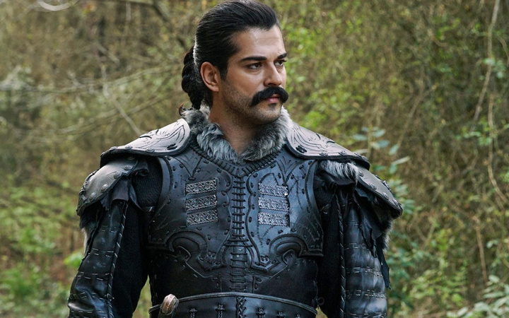 Set Çalışanlarına Hakaret Eden Burak Özçivit Hakkında Soruşturma