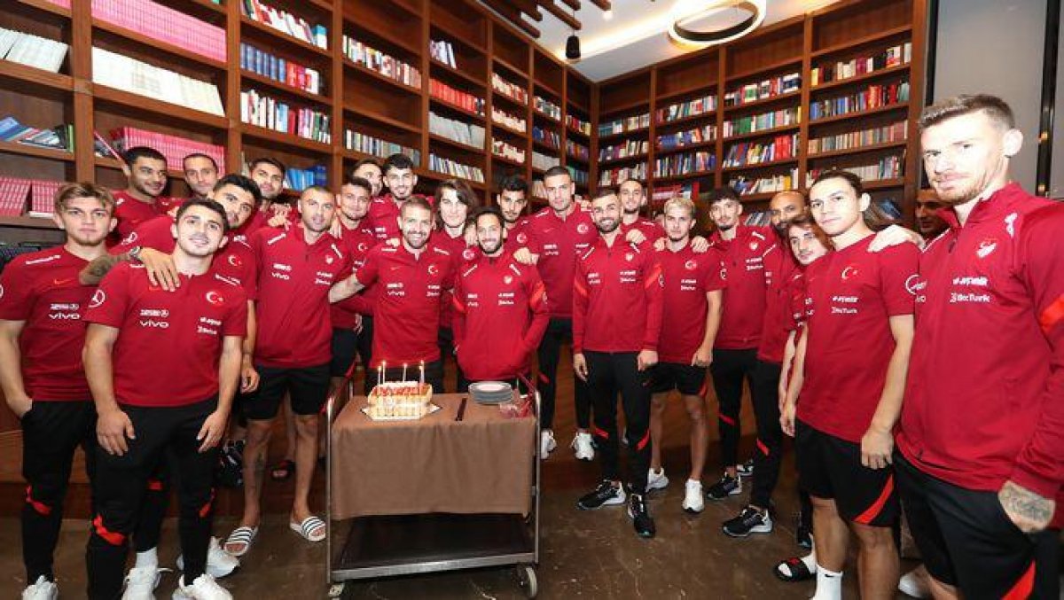 A Milli Takımda Caner Erkin’in Doğum Günü Kutlandı