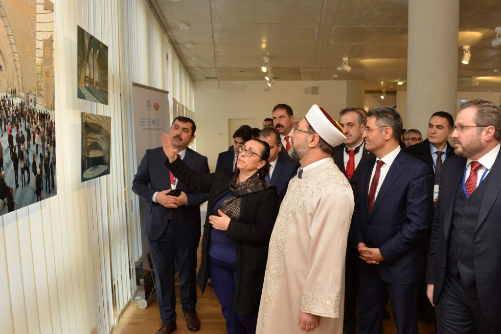 Diyanet İşleri Başkanı Erbaş’tan Fotoğraf Sergisi