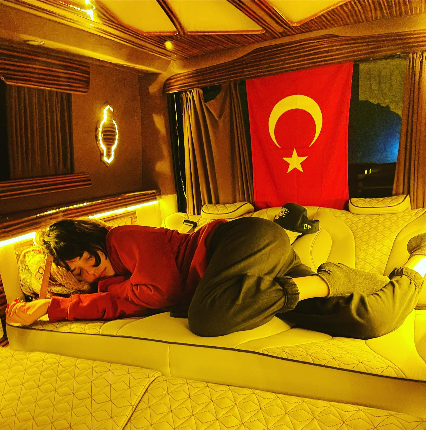 Gonca Vuslateri Takipçilerine Ateş Püskürdü