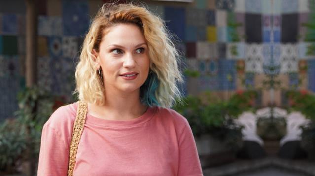 Farah Zeynep Abdullah Yeni İmajıyla Büyüledi!
