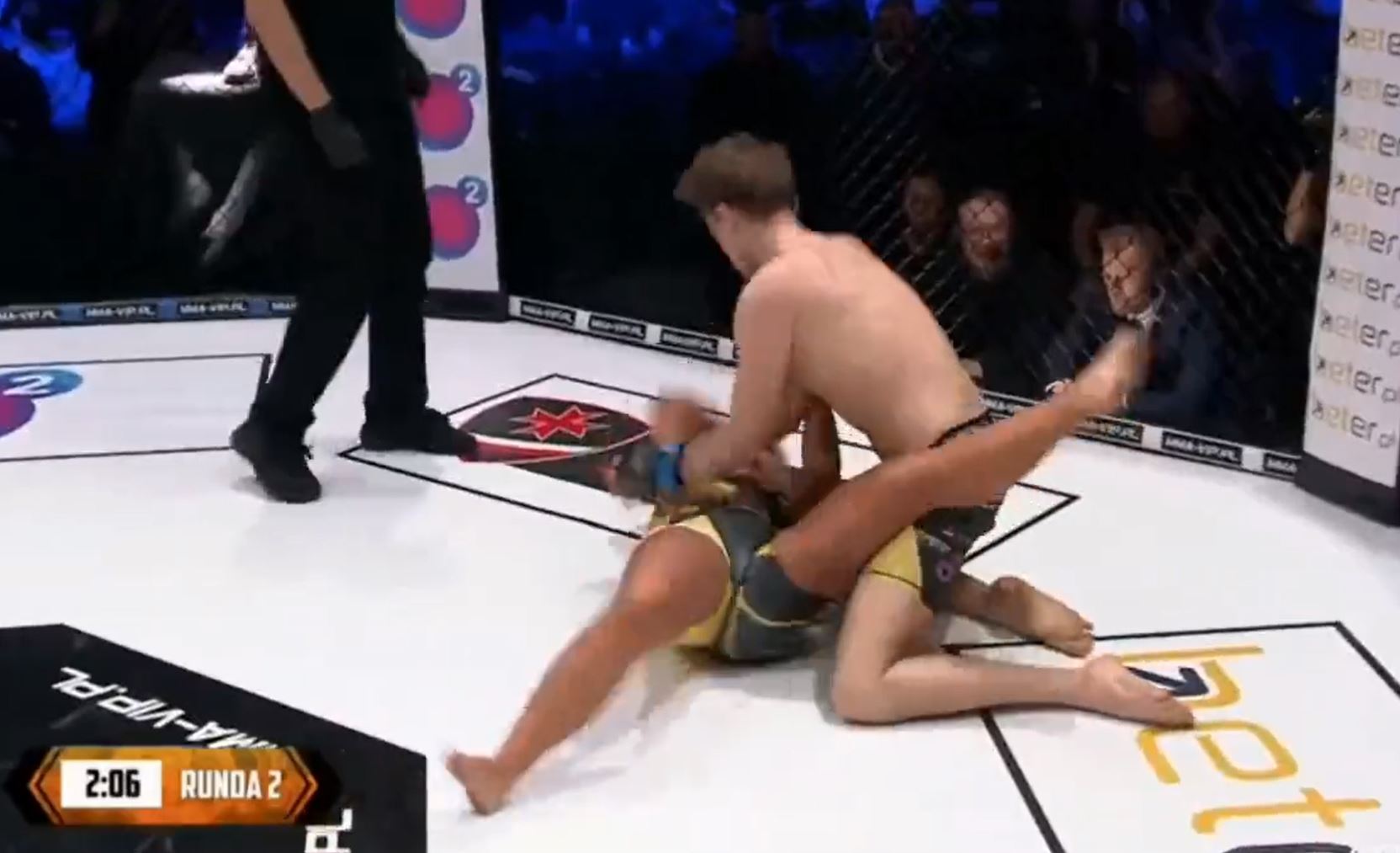 Kadın ve Erkek Sporcunun Gösteri Dövüşü Yapması Tepkiye Sebep Oldu