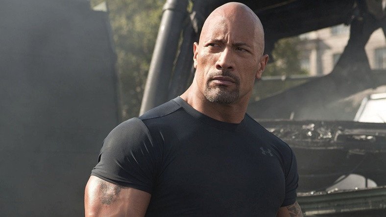 Dwayne Johnson Filmlerinde Gerçek Silah Kullanmayacağını Açıkladı