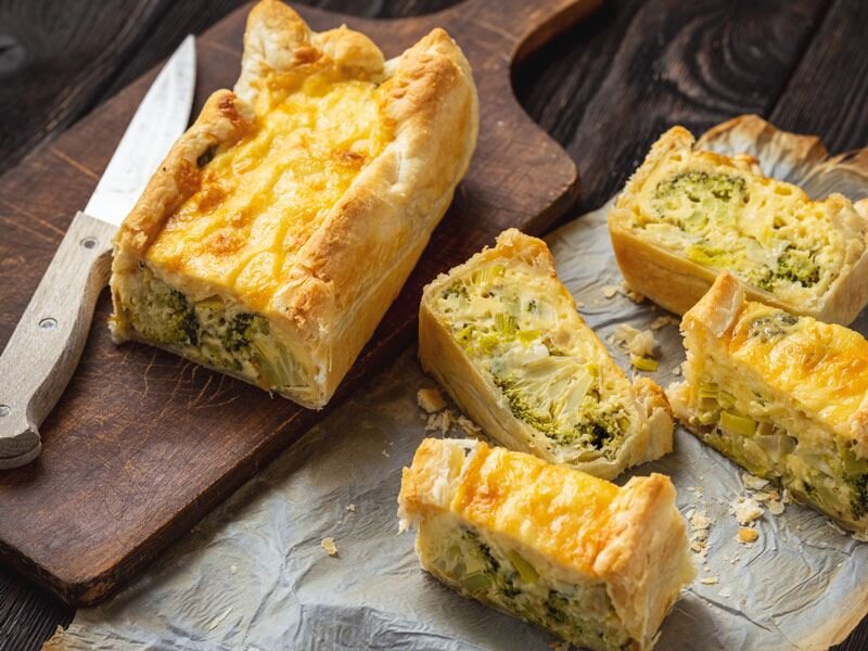 Kaşnuka Olarak Bilinen Pırasalı Kek Tarifi