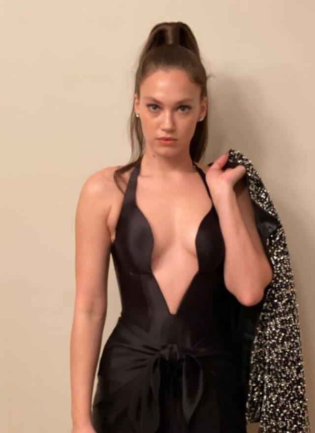 Melisa Şenolsun Güzelliği ile Baş Döndürdü!