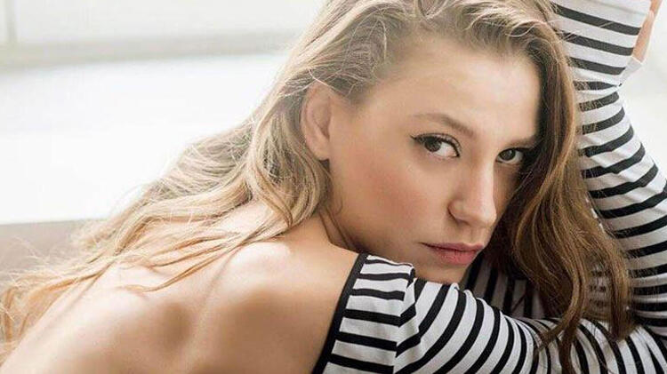Serenay Sarıkaya Yakayı Ele Verdi!