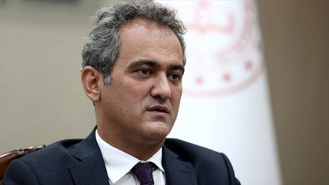 Bakan Özer Ara Tatilin Uzayacağı İddialarına Yanıt Verdi
