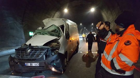 Hurdaya Dönen Araçtan Sağ Çıkan Vatandaş Yüreklere Su Serpti