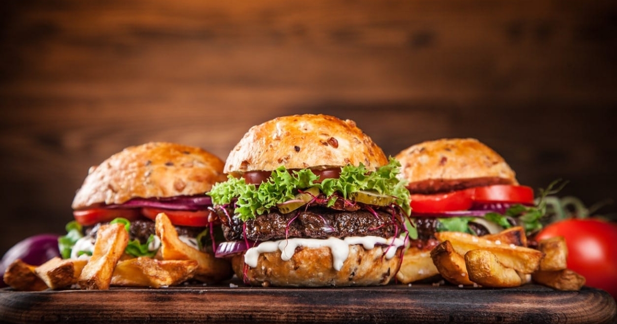 Restoranların Kapanma Kararının Ardından Hamburgerler Karaborsaya Düştü