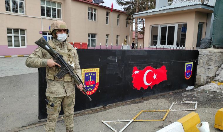 Lise Öğrencisi Kendisini Kaçırmakla Tehdit Eden Kişiyi Öldürdü