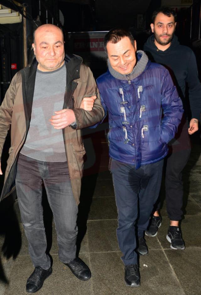 Serdar Ortaç Tuvaletini Tutamıyor mu?