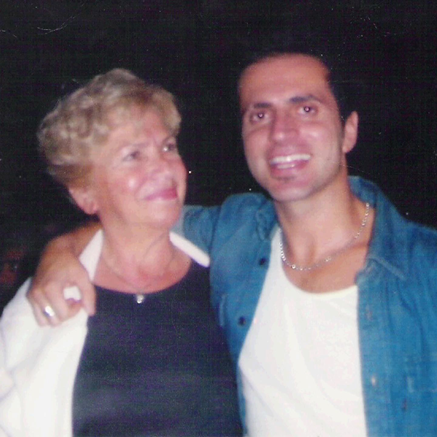 Teoman'dan Duygusal Kadınlar Günü Mesajı