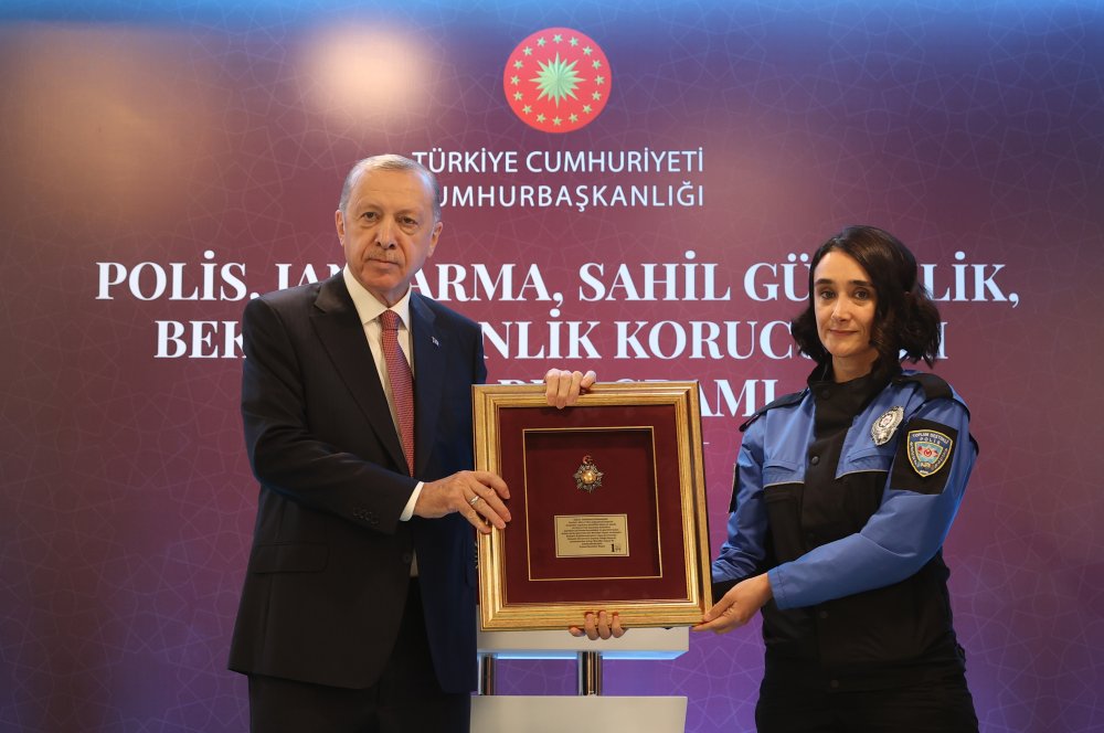Cumhurbaşkanı Polisevi Ziyaretinde, ‘’Sınır Ötesinde Tepelerine İniyoruz’’ Diye Konuştu