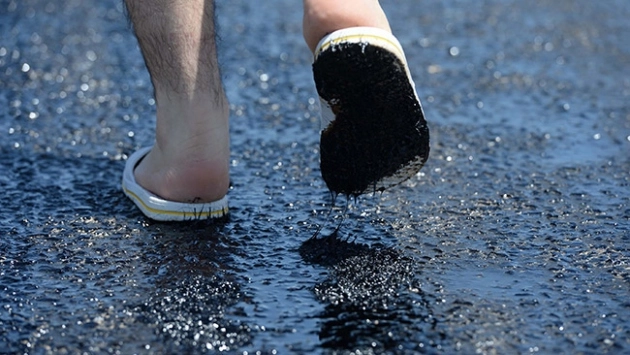 Aşırı Sıcak Hava Denizli’de Asfalt Eritti