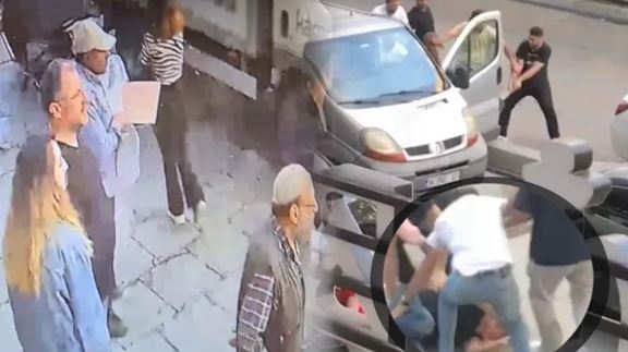Husumetliler Zorla Araçtan İndirdikleri Adamı Öldüresiye Dövdü