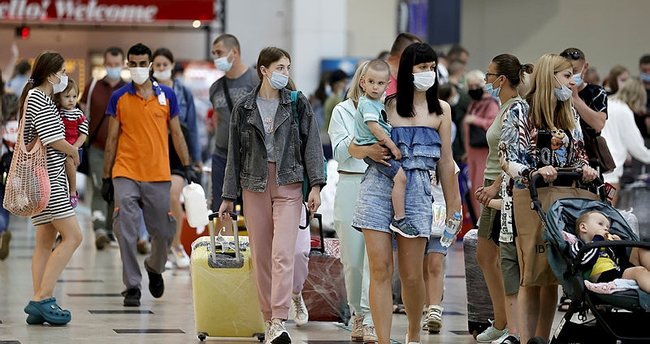 Rus Turistlerin Türkiye’ye Seyahat Talepleri Arzı Aşıyor