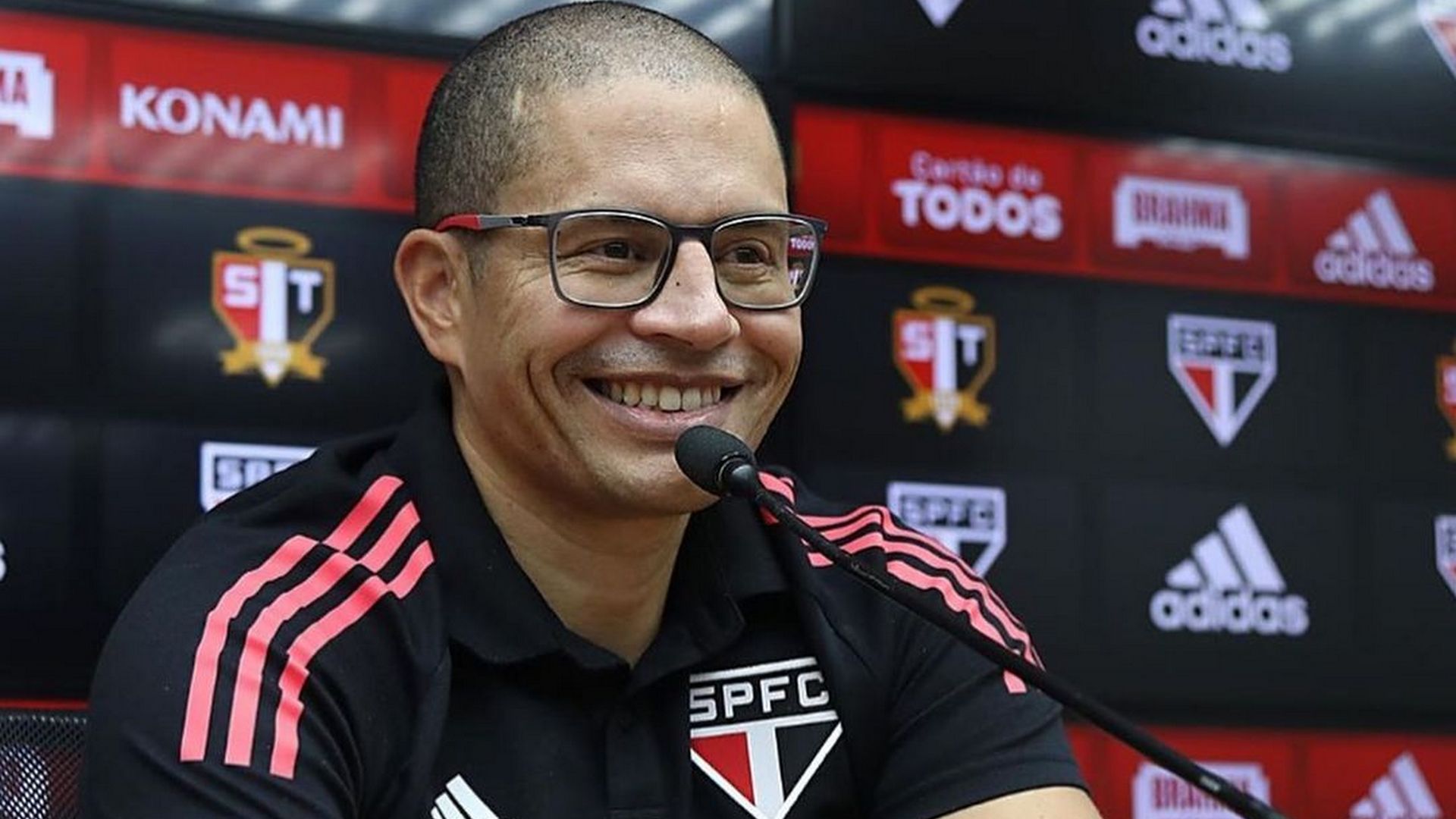 Alex de Souza'dan Şaşırtan Karar