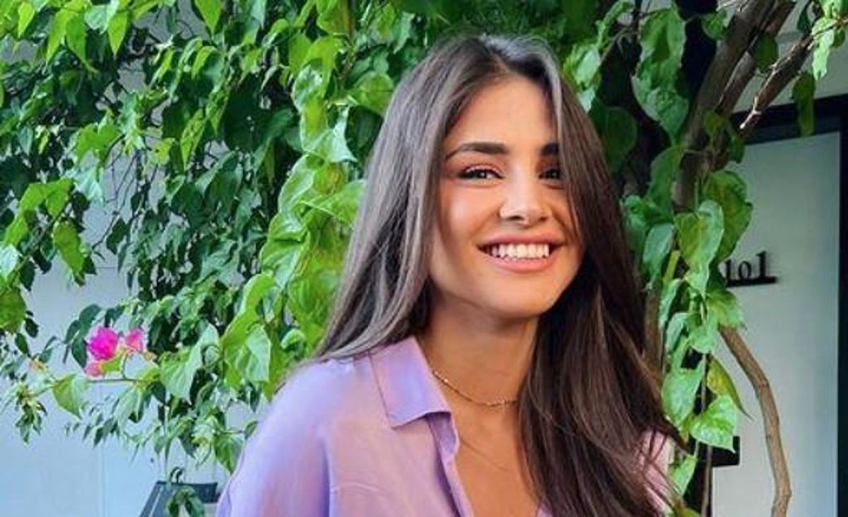 Hazal Çağlar Kimdir?