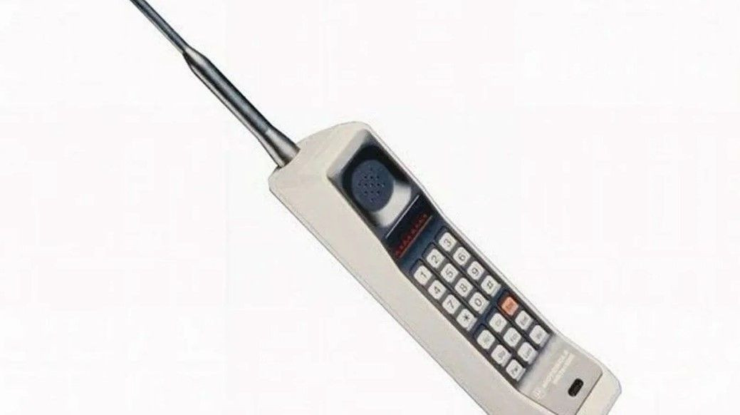 Eski Telefonlar İçin Binlerce Lira Ödüyorlar