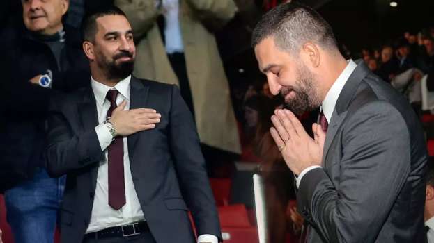 Arda Turan, Atletico Madrid - Barcelona Maçında Ayakta Alkışlandı