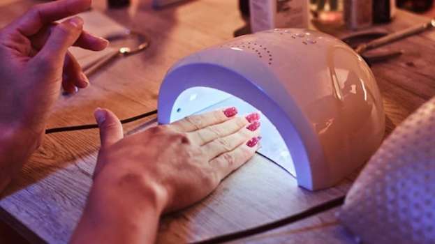 Gizli Tehlikeli UV Oje Kurutucular: Kanser Riski Taşıyabilir