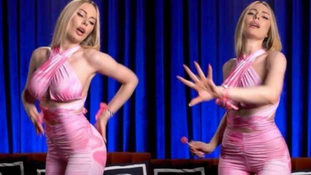 Hande Sarıoğlu Spor Taytını Ve Sütyenini Giyip Poz Verdi!