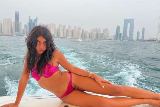 Sansasyonlar Kraliçesi Bahar Candan'ın Etek Altından Popo Göstermeli Fotoğrafı Olay Yarattı