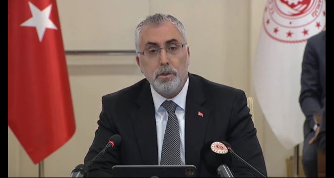 Çalışma ve Sosyal Güvenlik Bakanı Vedat Işıkhan'dan Memurlara Ocak Ayında Yapılacak Zam Konusunda Açıklamalar Geldi!