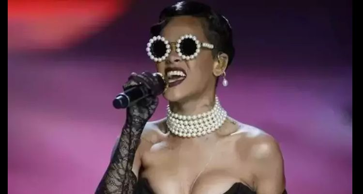 Rihanna Türkiyeye Geliyor