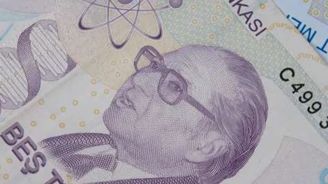 5 TL'nin Arkasındaki Cevher: Aydın Sayılı