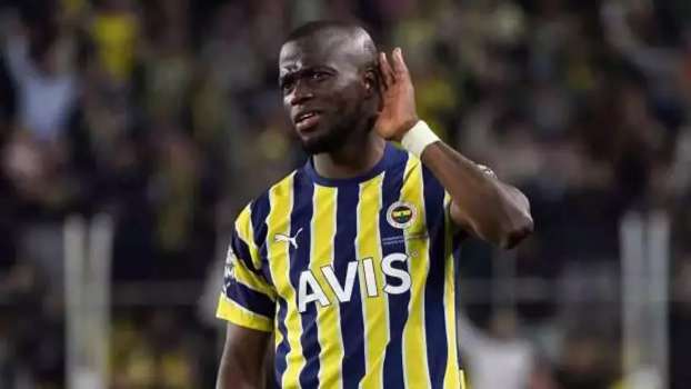 Fenerbahçe'de Enner Valencia'dan Sözleşme Yanıtı