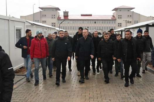 Bakan Soylu:'Deprem evlerimizi yıktı ama birliğimize halel getiremez'