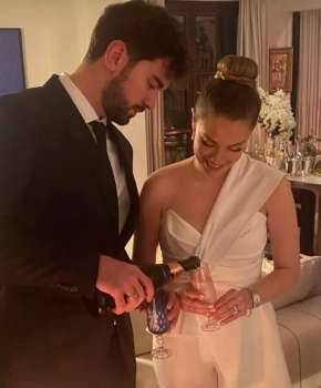 Eda Ece ile Buğrahan Tuncer Nişanlandı