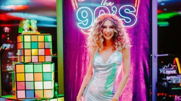 Şeyma Şubaşı'ndan Çılgın "Bekarlığa Veda" Partisi