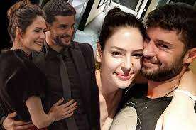 Ünlü Çiftin Tatil Planı Dolandırıcılar Yüzünden Suya Düştü