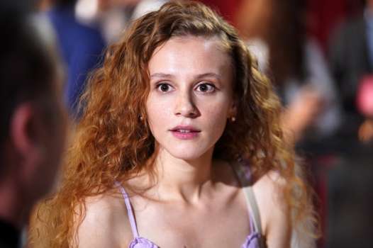 Ahsen Eroğlu Ülkeyi Terk Ediyor!