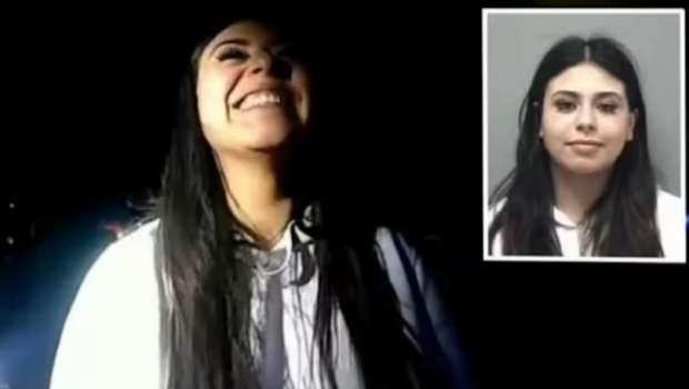 Araçla İki Kişiyi Ezen Alkollü Kadın Kahkahalara Boğuldu