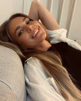 Aslı Enver Hamile Pozunu Paylaştı!