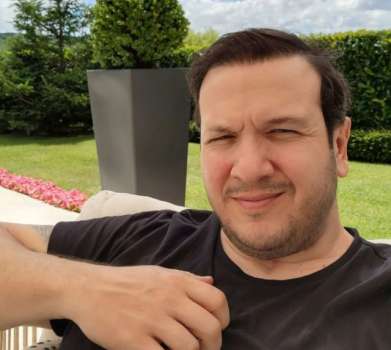 Küfür Ve Hakaretler Havada Uçuştu