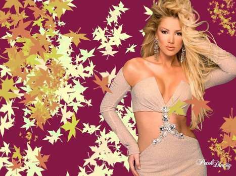 Petek Dinçöz Transparan Büstiyer Giydi!