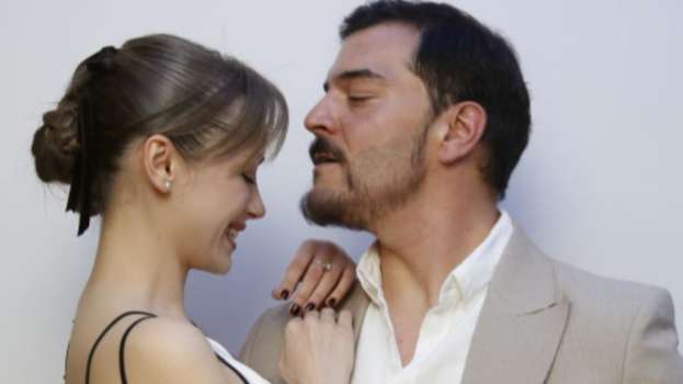 Çağrı Şensoy Ve Buse Arslan Kır Düğünü İle Evleniyor