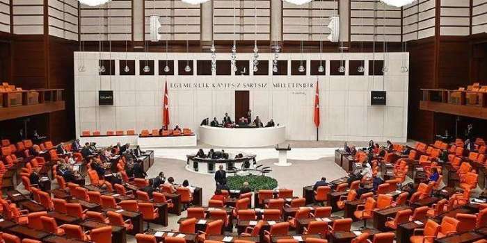 Depremzede Sorunları İçin Verilen Önergeyi AKP ve MHP Reddetti
