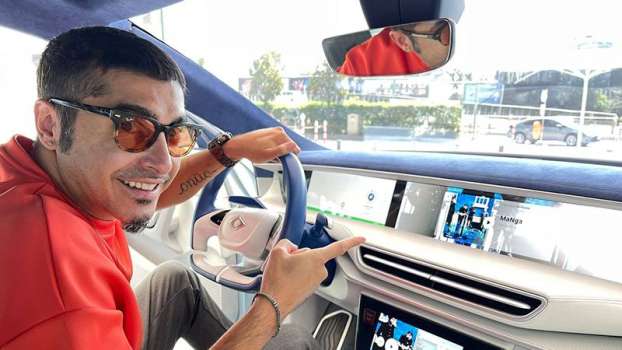 Ferman Akgül, TOGG Pozunu Eleştiren Sanatçılara Dava Açtı