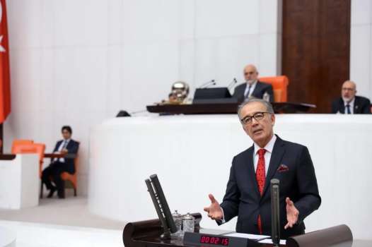 İYİ Parti Kurucularından Ahat Andican, İstifa Ettiğini Duyurdu