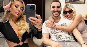 Şarkıcı İrem Derici'nin Kardeşi Havalimanında Ortaya Çıktı