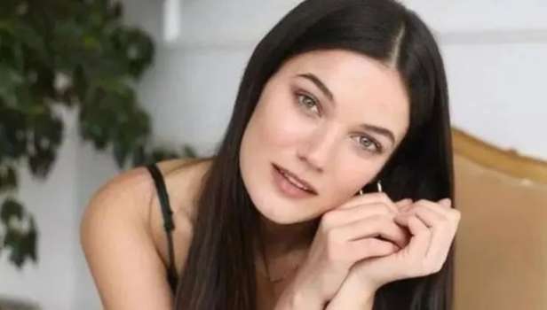 Ünlü Oyuncu Pınar Deniz'^den Samimi Açıklamalar