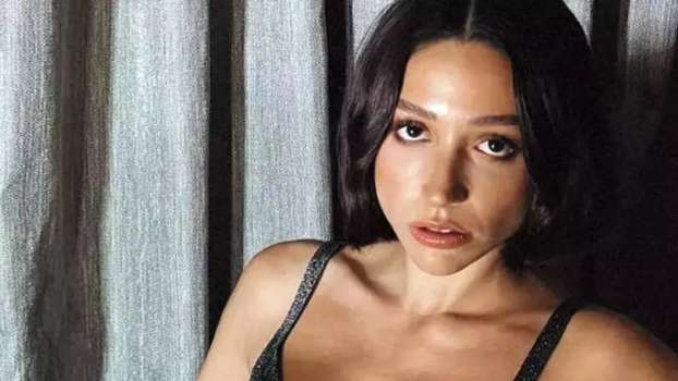 Ünlü Şarkıcı Zeynep Bastık Dans Video Paylaşımı Olay Oldu!