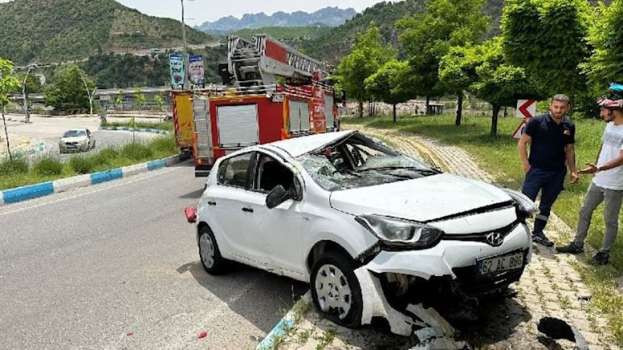 Virajı Alamayan Vatandaş Kiralık Araçla Takla Attı